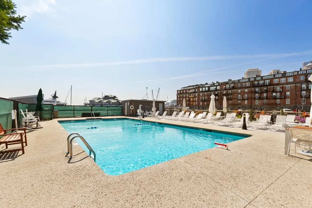 28-32 Atlantic Ave, Waterfront