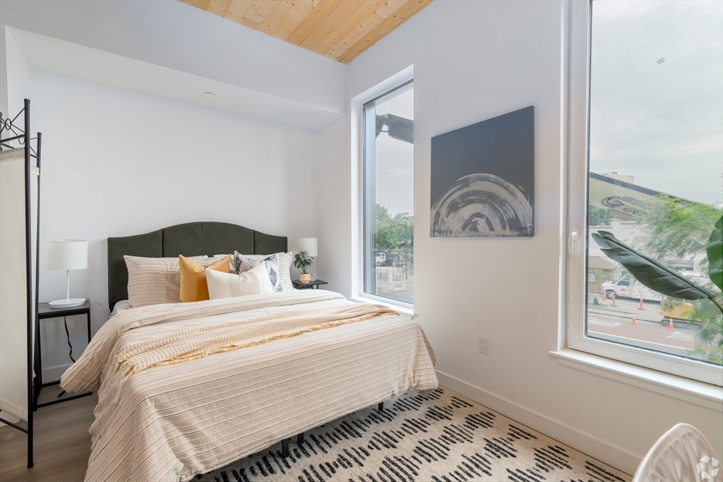 154 Broadway, East Somerville