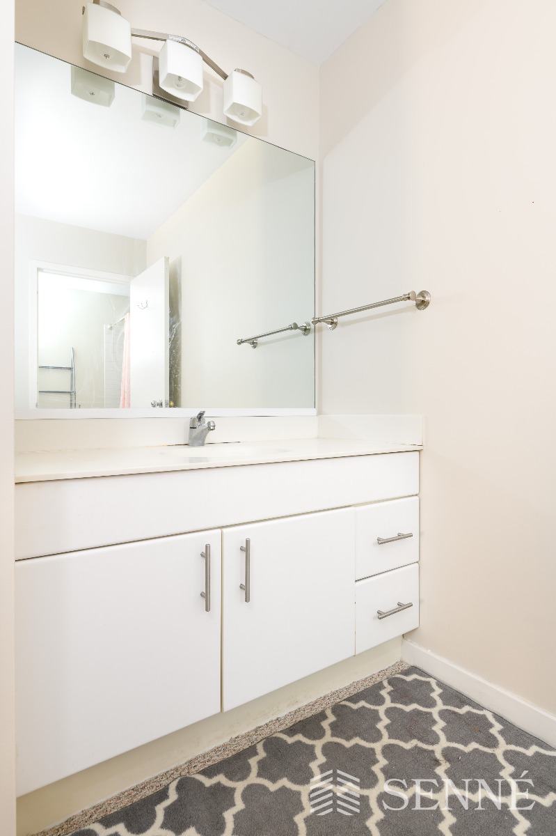 950 Massachusetts Ave, Harvard Square