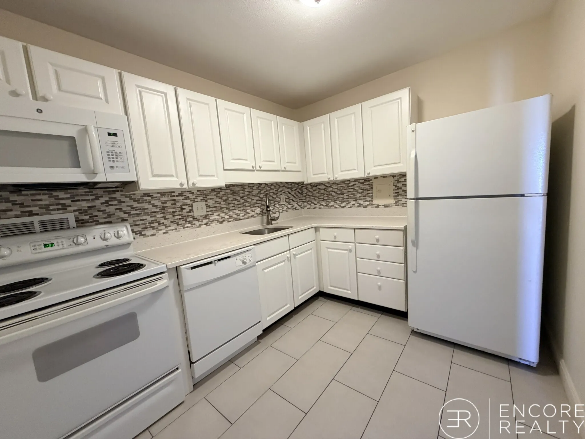 101 Monmouth Ct, Longwood