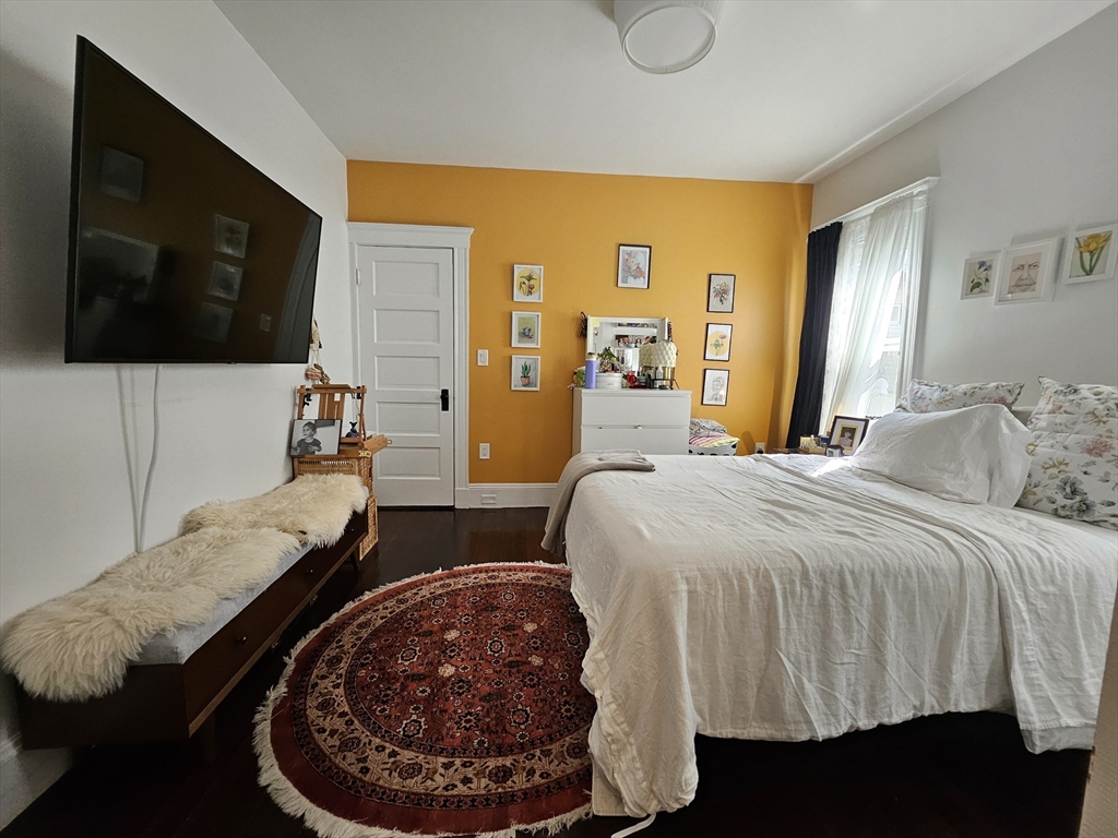 66 Court St, Newtonville