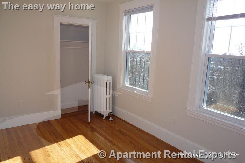1 bed, 1 bath apartment for rent at 158 Summer Unit 309, Union Square — photo 4 of 6