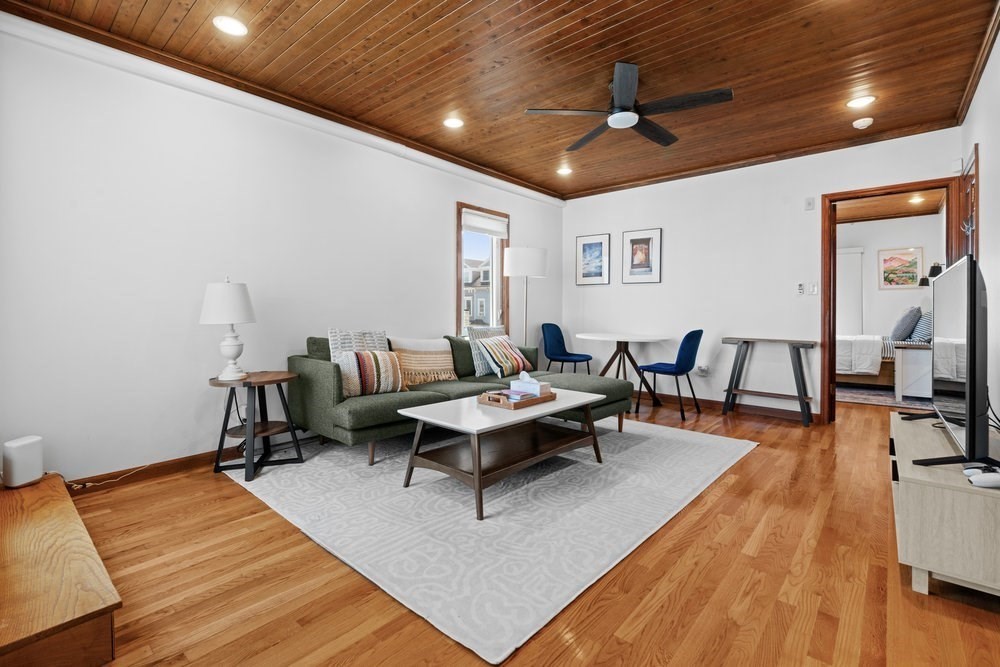 674 E Broadway, South Boston