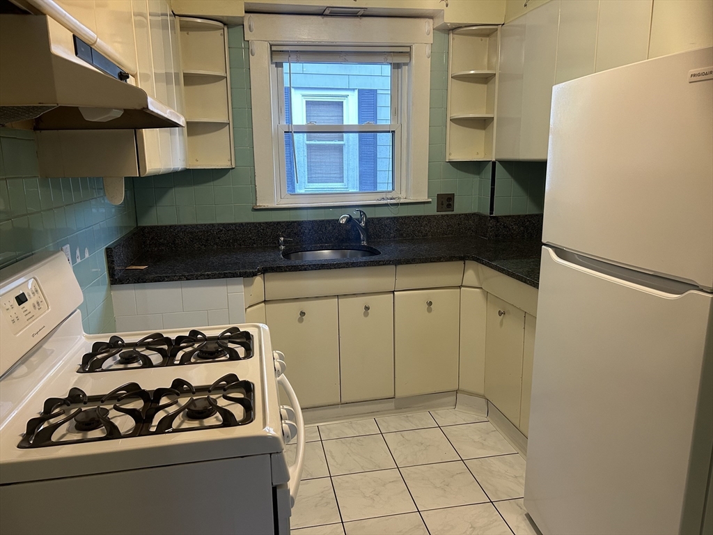 592 Highland Ave, Malden