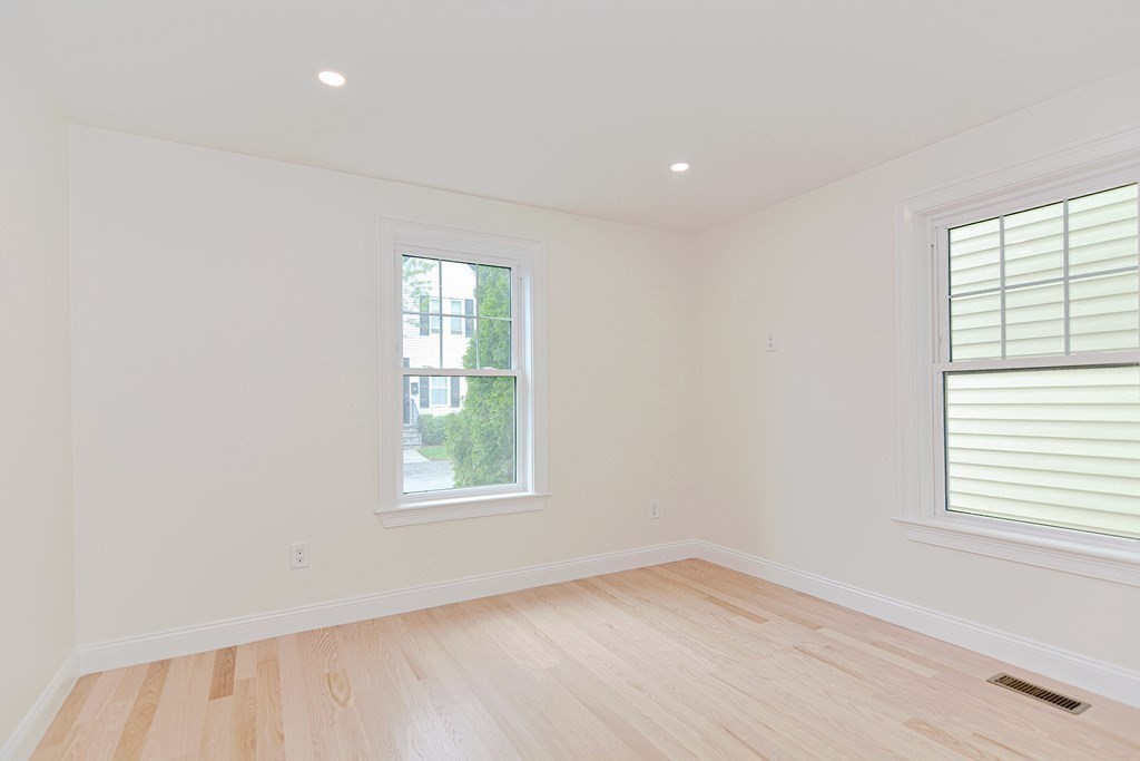 64 Crescent St, Swampscott