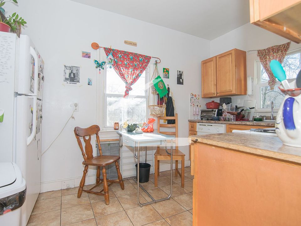 25 Pratt St, Allston