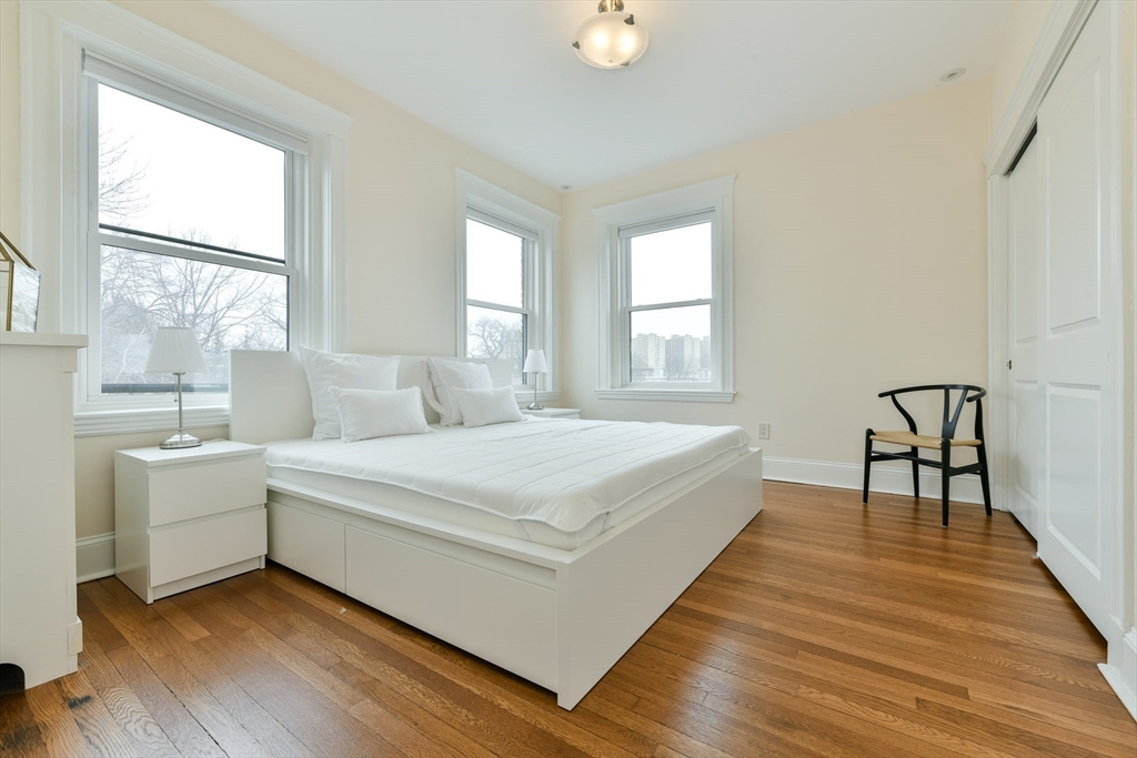 1038 Beacon St, Brookline