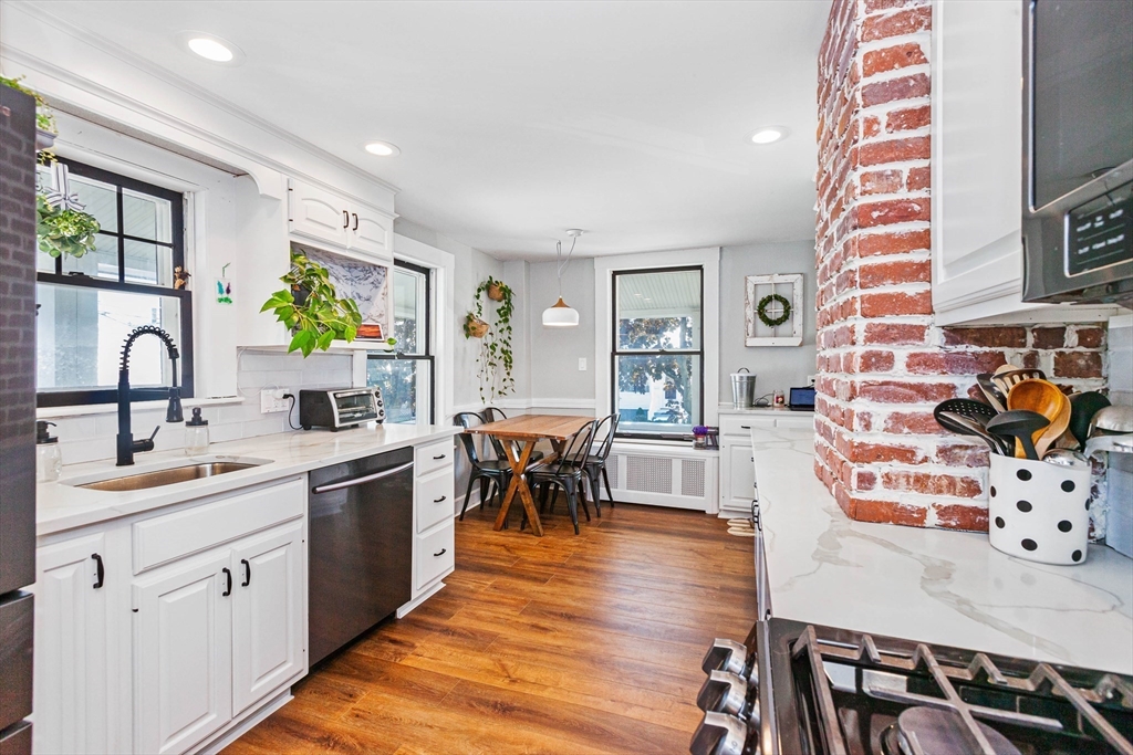 1079 Shirley St, Point Shirley