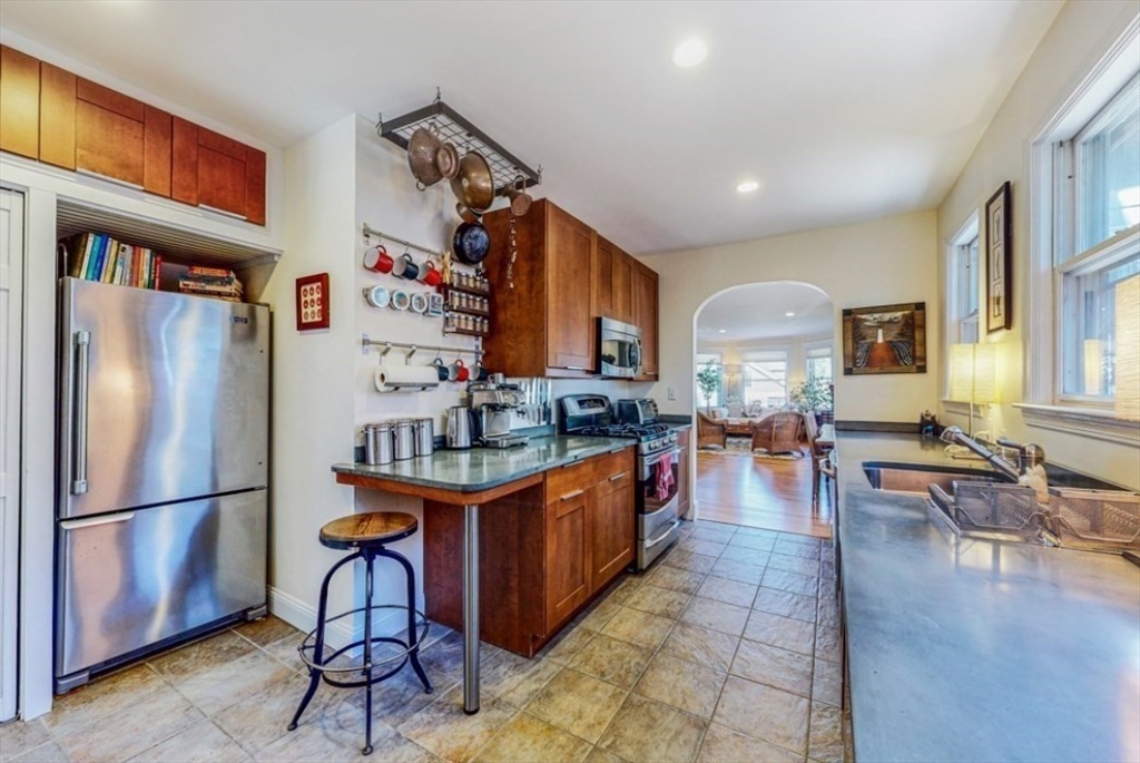 150 Lakeview Ave, West Cambridge