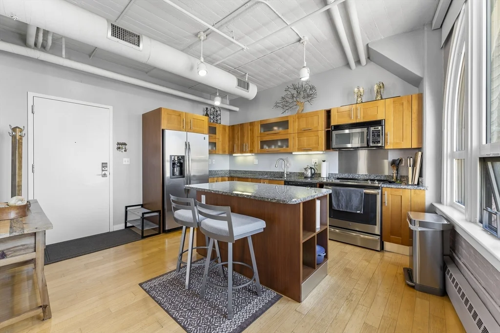 210 South, Leather District