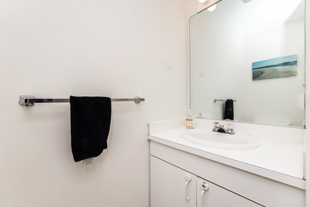 31 Henry St, Cambridgeport