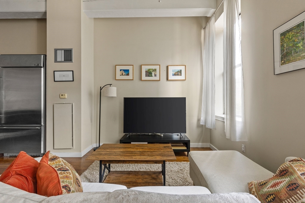 88 Kingston St, Downtown