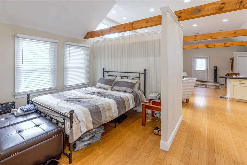 44 Russell St, Downtown