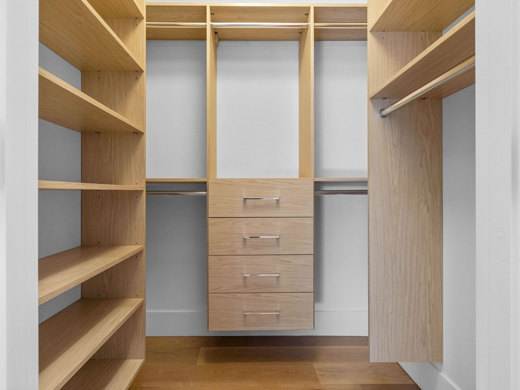 12 Deer St, Dorchester