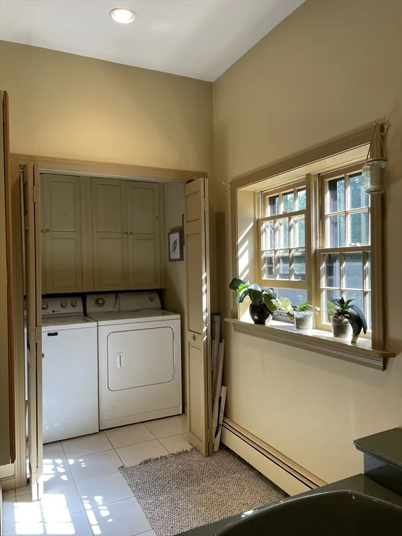 4 Chestnut St, Hopkinton