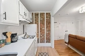 102 Revere, Beacon Hill