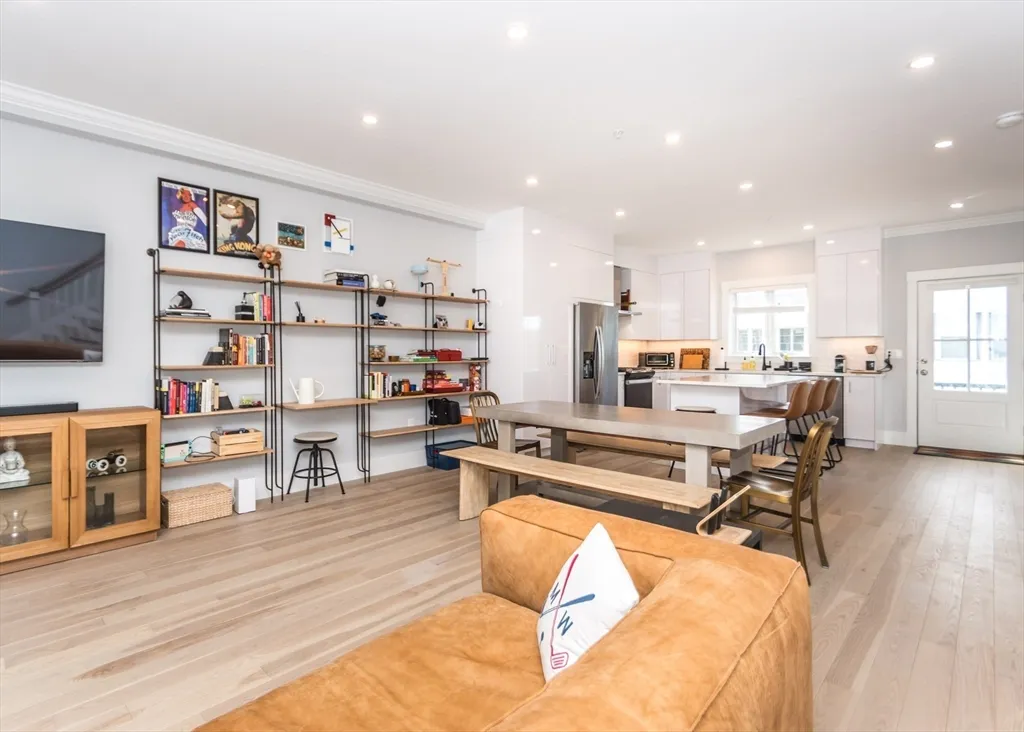 29 Cherry St, Waltham