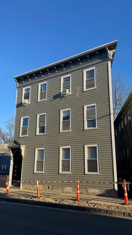 62 River St, Cambridgeport