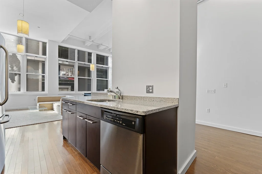 88 Kingston St, Midtown