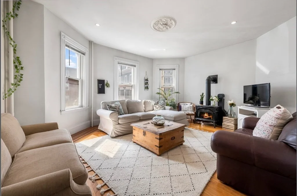 866 E 5th St, South Boston