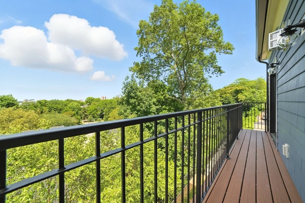 197 Winchester St, Coolidge Corner