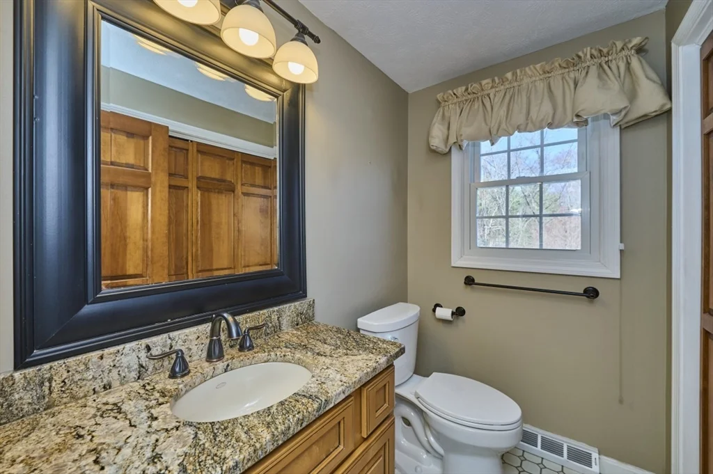 7 Gibbs Valley Path, Framingham