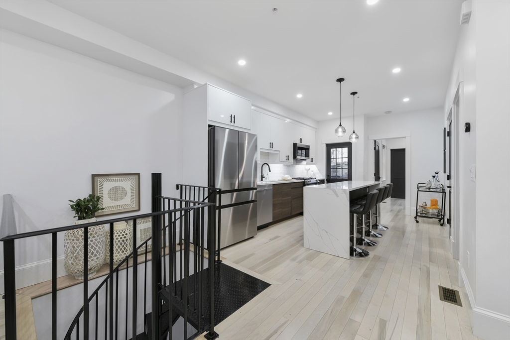 28 Telegraph St, South Boston