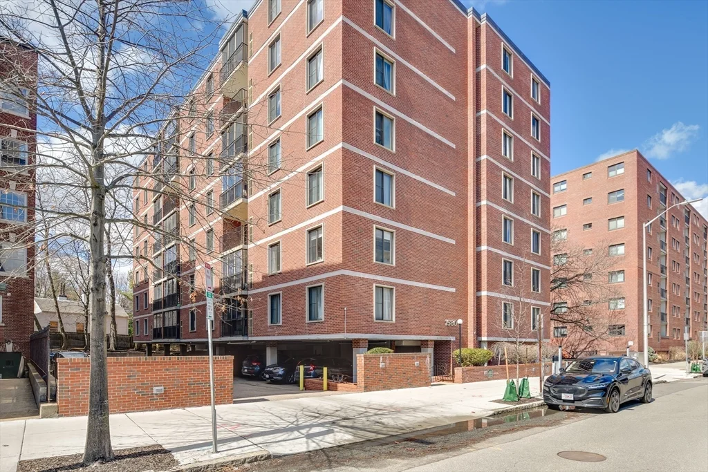 1580 Massachusetts Ave, Neighborhood Nine