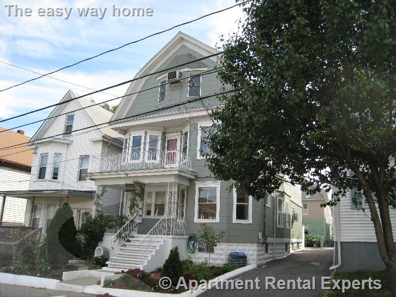 10 Evergreen Ave, Winter Hill