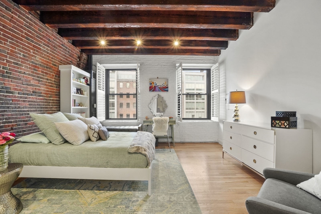 28-32 Atlantic Ave, Waterfront