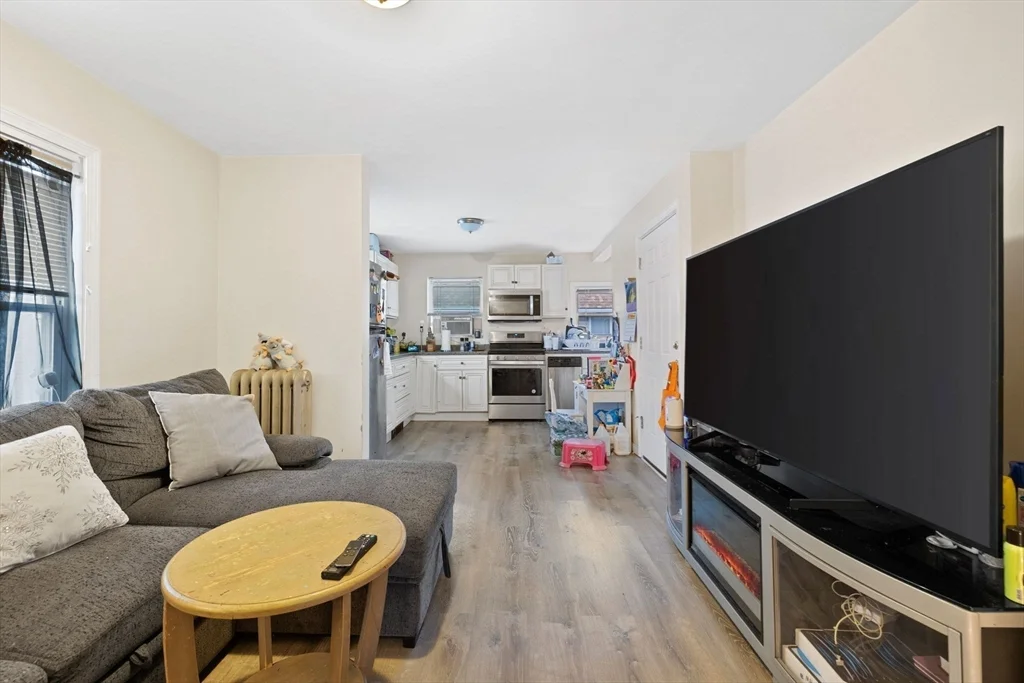 19 Alfred St, Everett