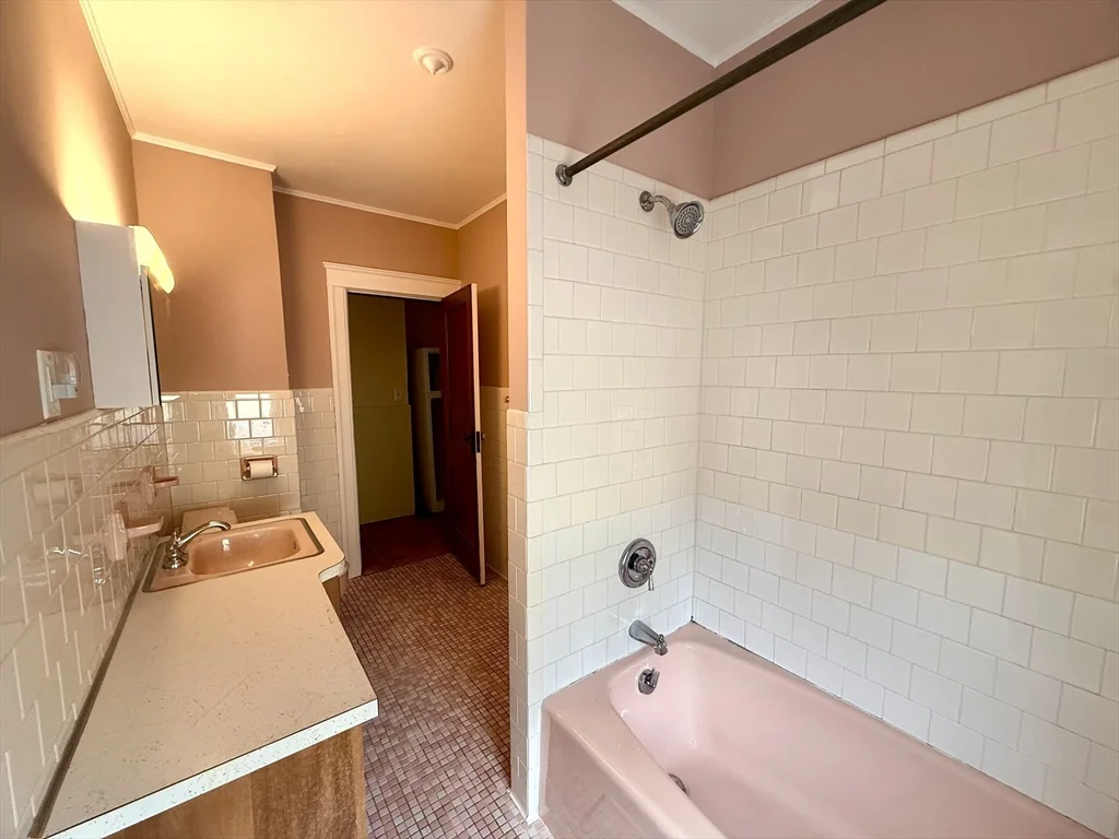 446 Chandler St, Worcester