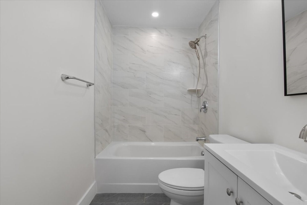 3 Cummings Cir, Randolph