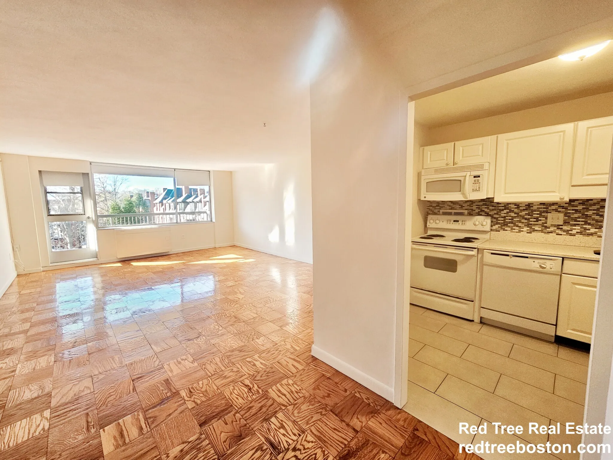 101 Monmouth St, Longwood