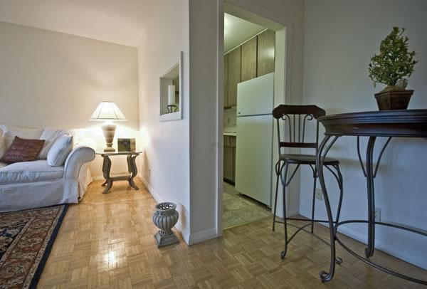 Studio bed, 1 bath apartment for rent at 1455 Commonwealth Ave Unit 402, Brighton — photo 2 of 9