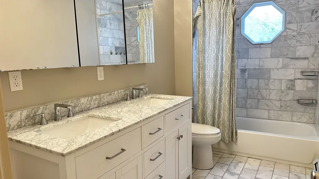 39 Snow St, Brighton