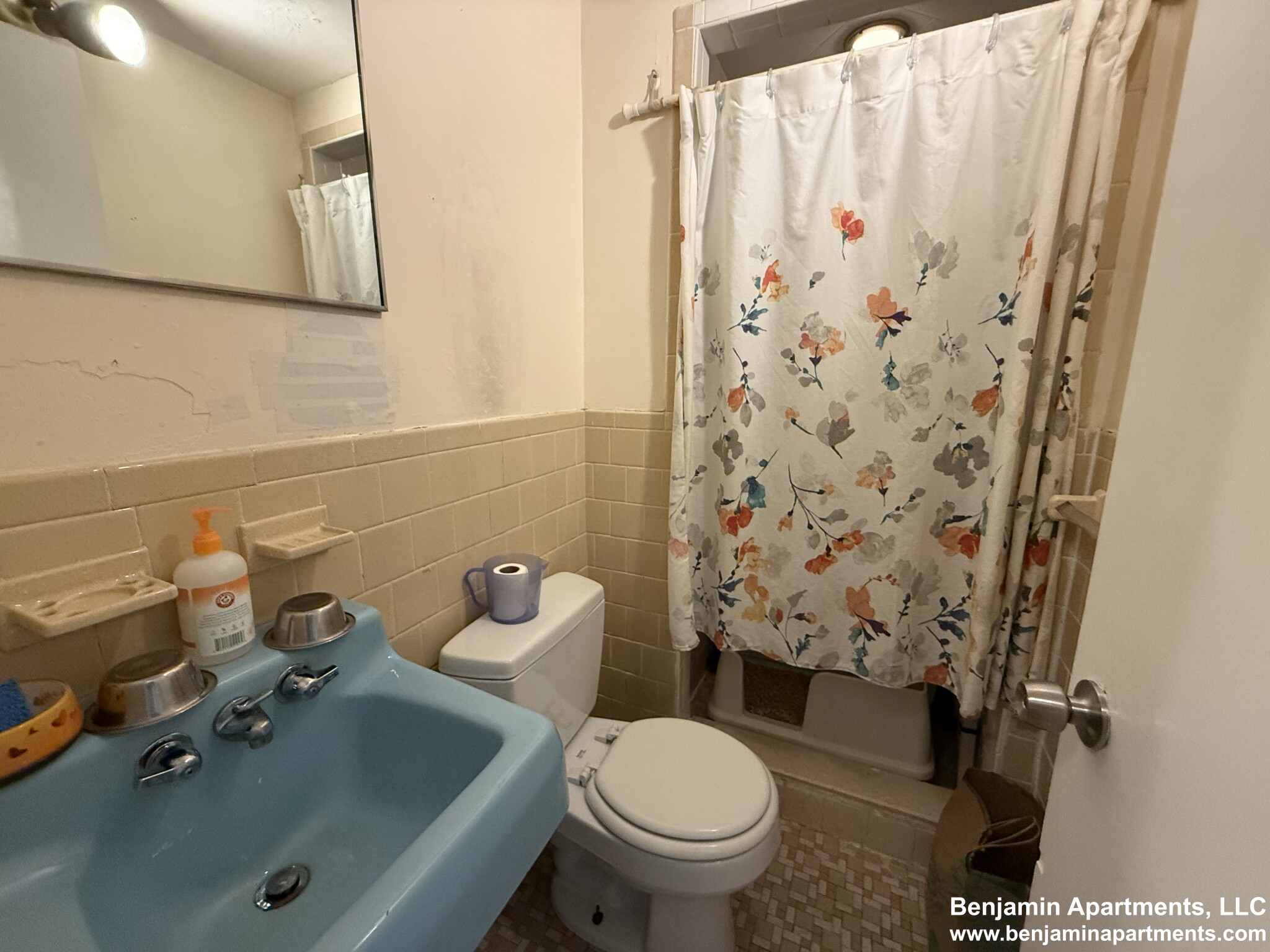 33 Lancaster Ter, Corey Hill