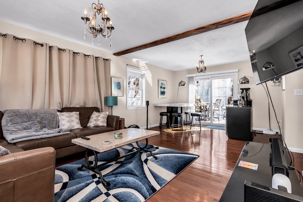 6 Gedney Dr, Peabody