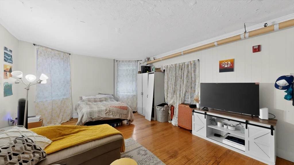 1071 Beacon St, Coolidge Corner