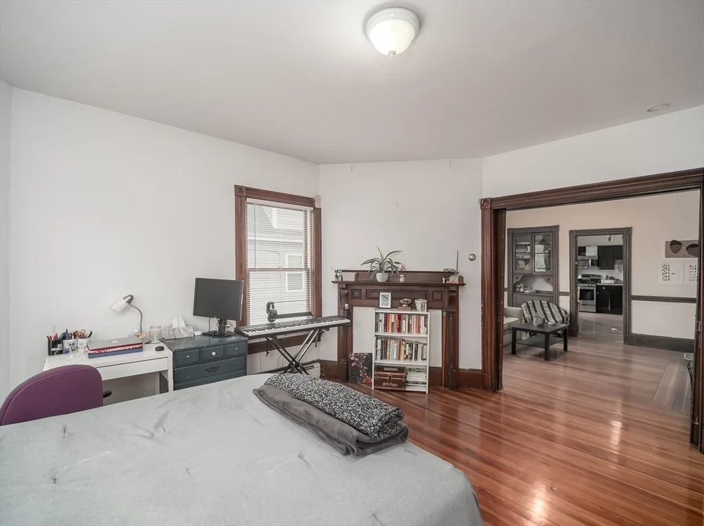 318 Beacon St, Ward Two