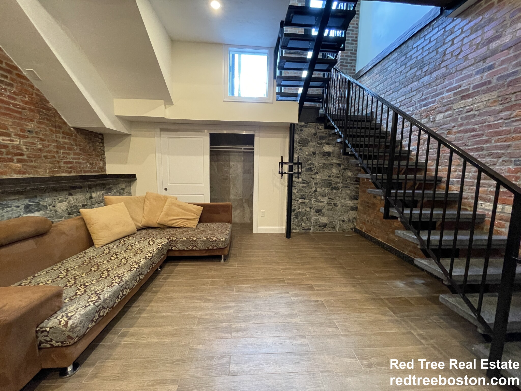 1028 Commonwealth Ave, Boston