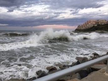 54 Oceanside Dr, Hull