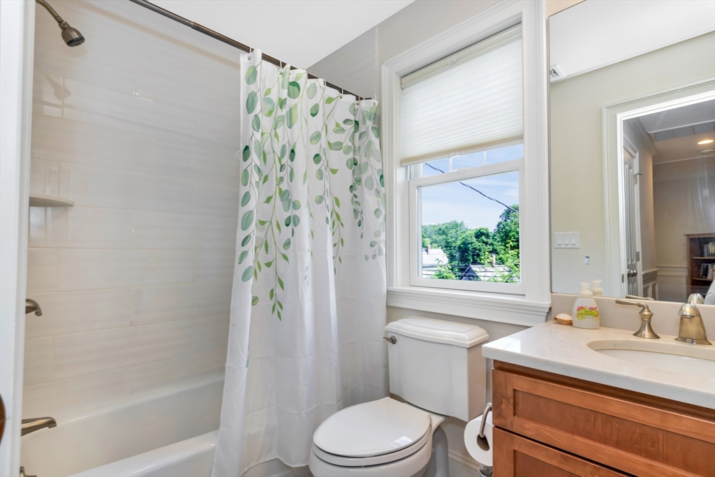 68 Woburn St, Lexington