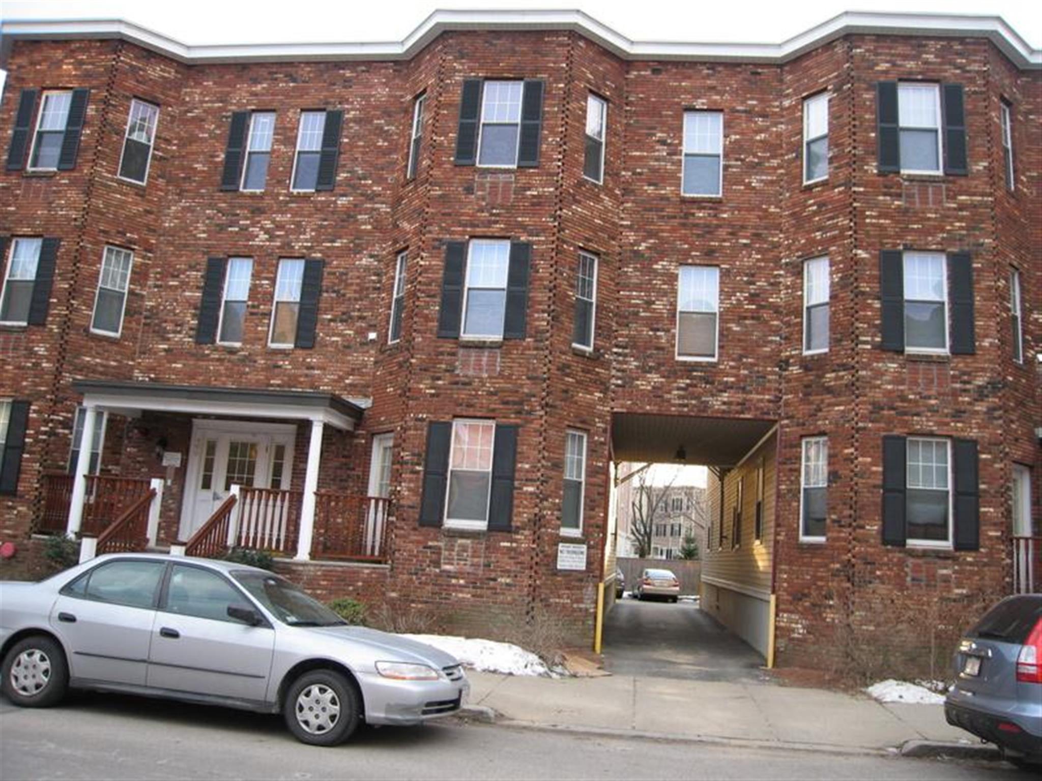 1 bed, 1 bath apartment for rent at 460 Green St, Central Square — photo 1 of 12