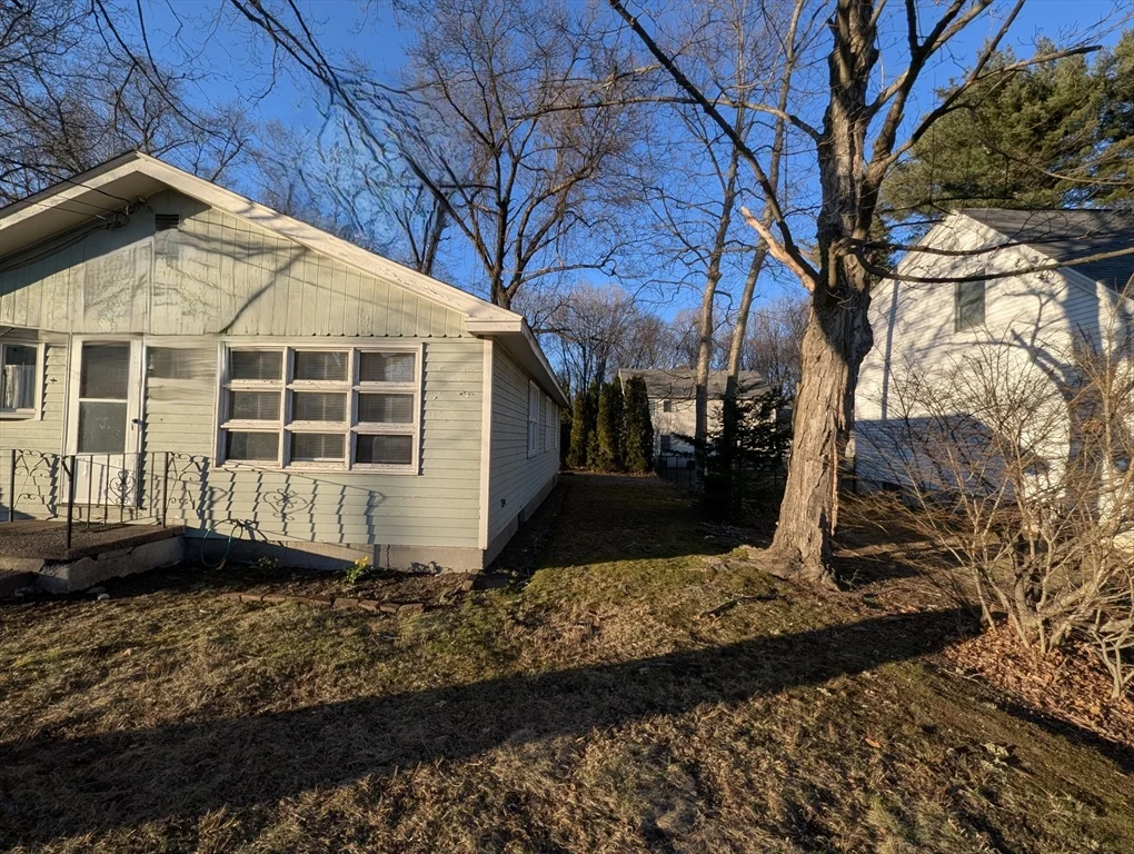 44 Barrington Rd, Longmeadow