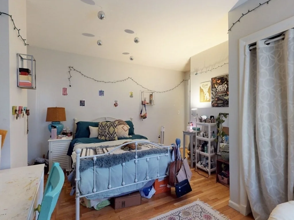 32 S Huntington, Mission Hill