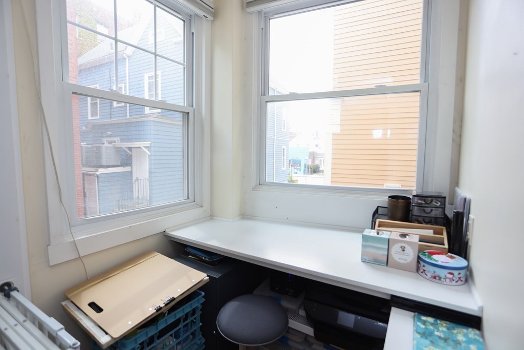 2 Arnold Cir, Mid-Cambridge