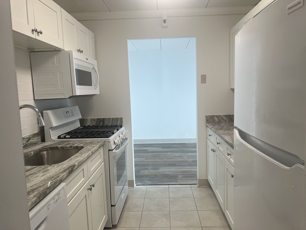 1 Pond St Fort Heath, Winthrop