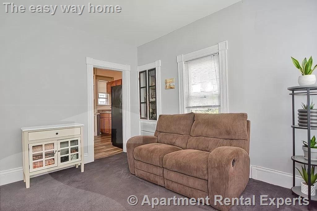 22 Dell St, East Somerville