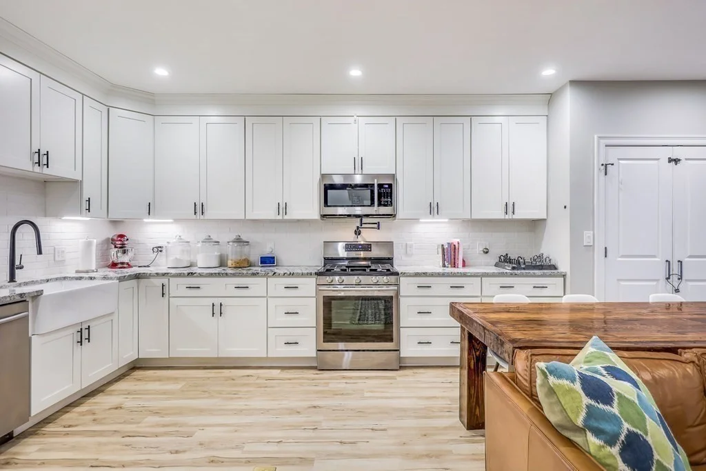 142 West 8th St, South Boston